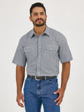 Wrangler Men's Wrinkle Resist Short Sleeve Western Snap Plaid Shirt in Blue Plaid