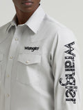 Wrangler® Men's Classic Fit Long Sleeve Logo Snap Shirt - Grey